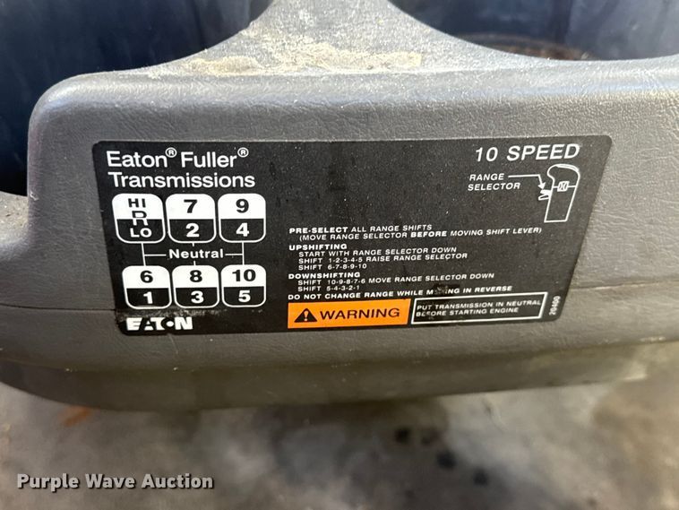 image for item ET4038 2009 International Prostar  semi truck