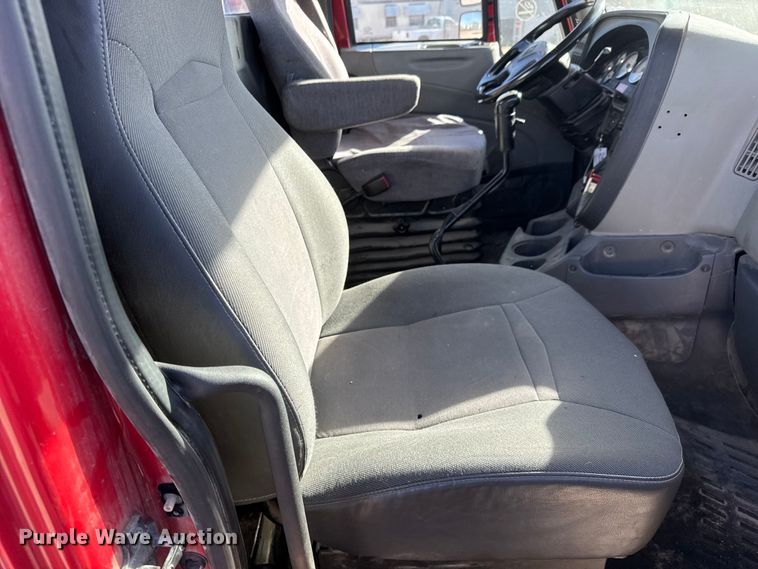 image for item ET4038 2009 International Prostar  semi truck