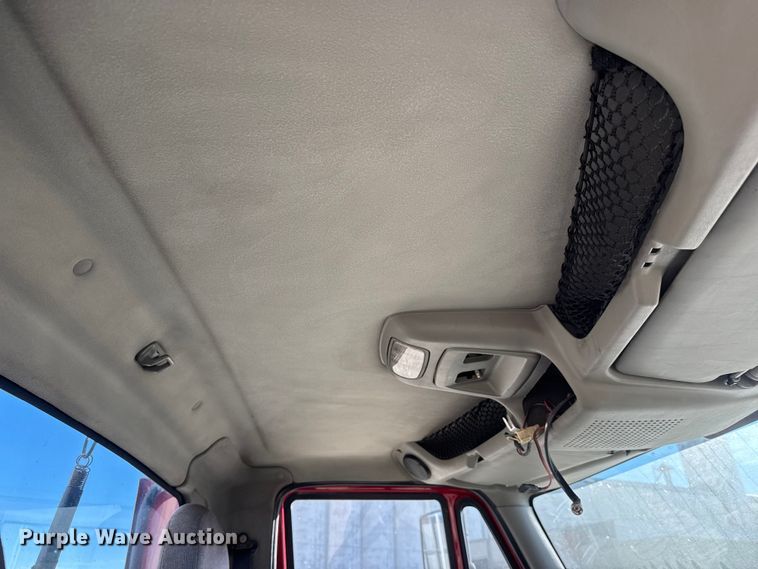 image for item ET4038 2009 International Prostar  semi truck