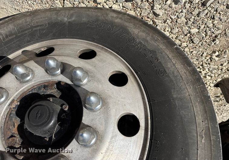 image for item ET4038 2009 International Prostar  semi truck