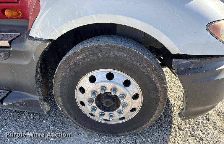 image for item ET4038 2009 International Prostar  semi truck