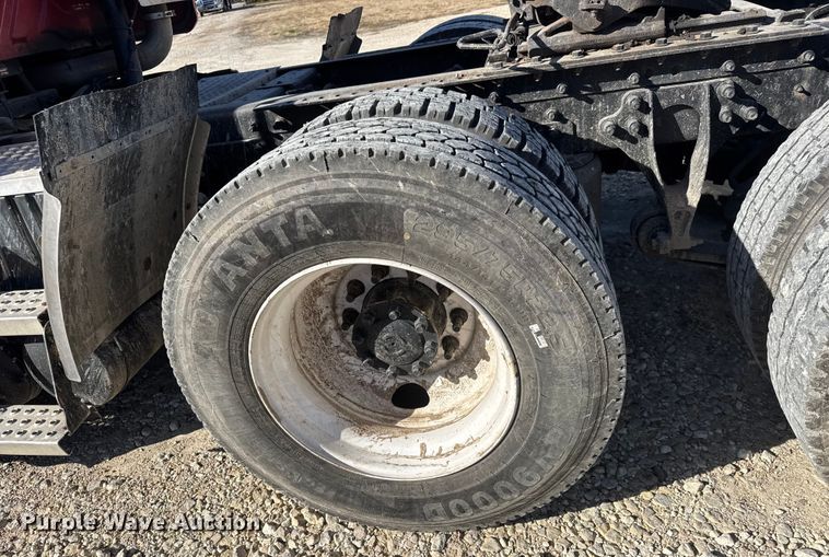 image for item ET4038 2009 International Prostar  semi truck