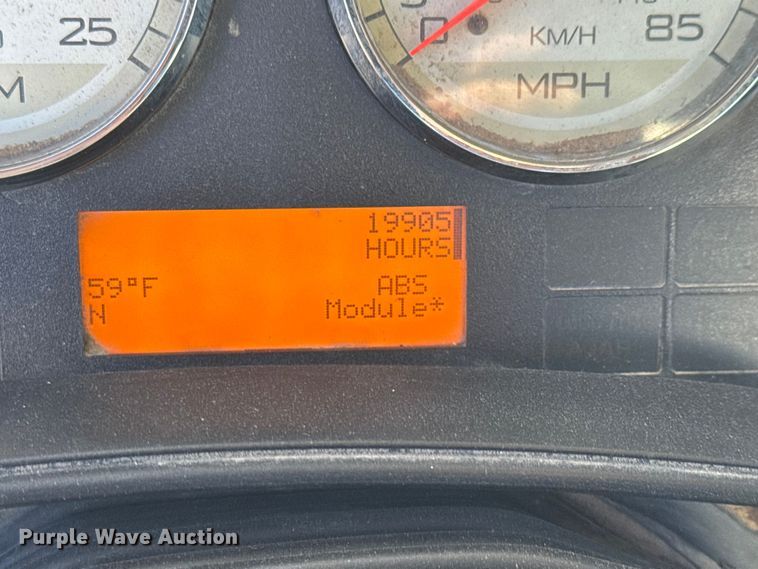 image for item ET4038 2009 International Prostar  semi truck