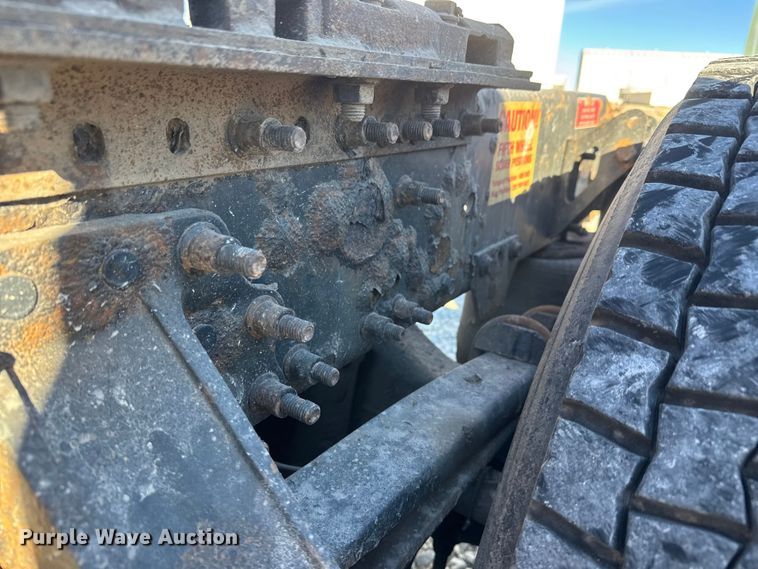 image for item ET4039 2008 Volvo Truck VNM semi truck