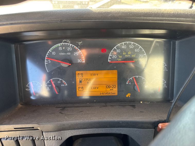 image for item ET4039 2008 Volvo Truck VNM semi truck