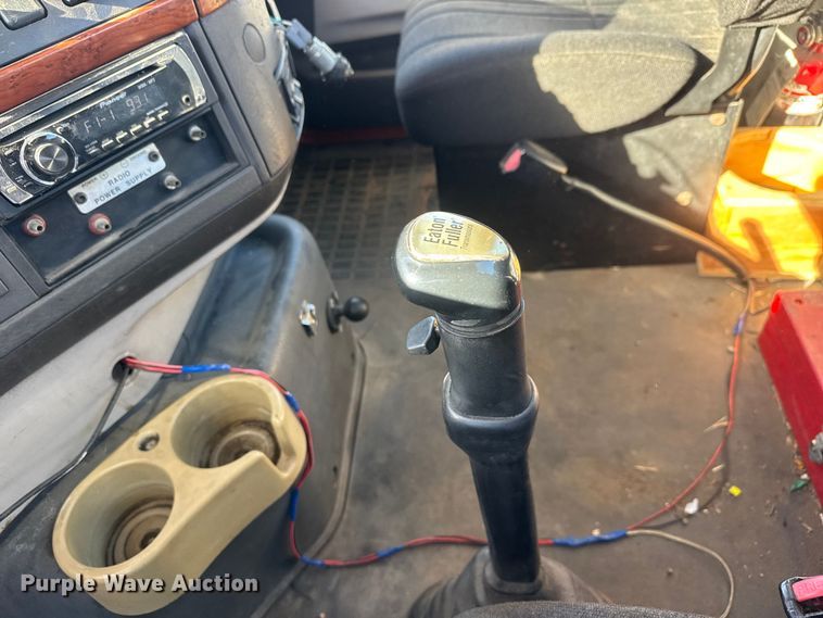 image for item ET4039 2008 Volvo Truck VNM semi truck