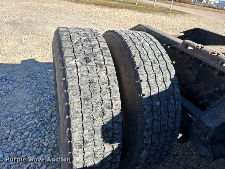 image for item ET4039 2008 Volvo Truck VNM semi truck