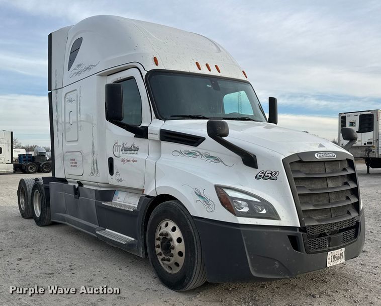 CAMIóN CAMAROTE 2019 FREIGHTLINER