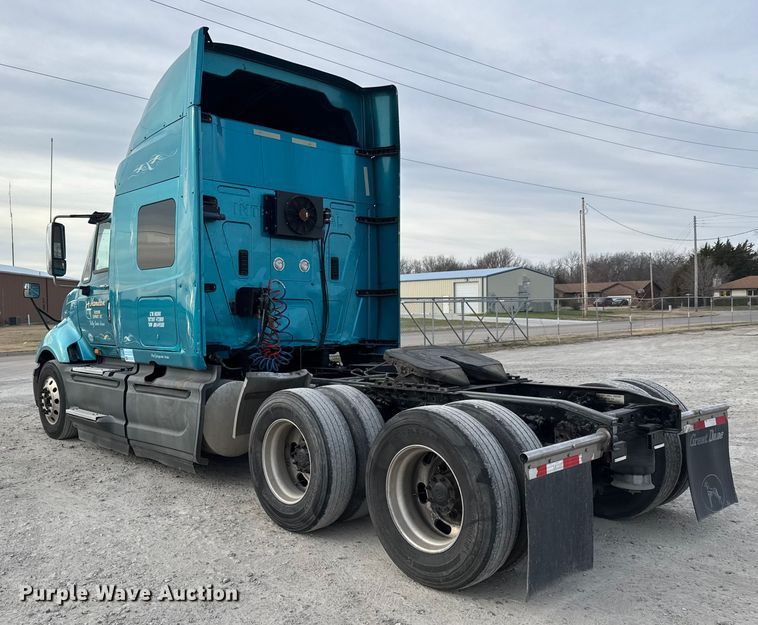 image for item ET4058 2017 International ProStar Plus semi truck