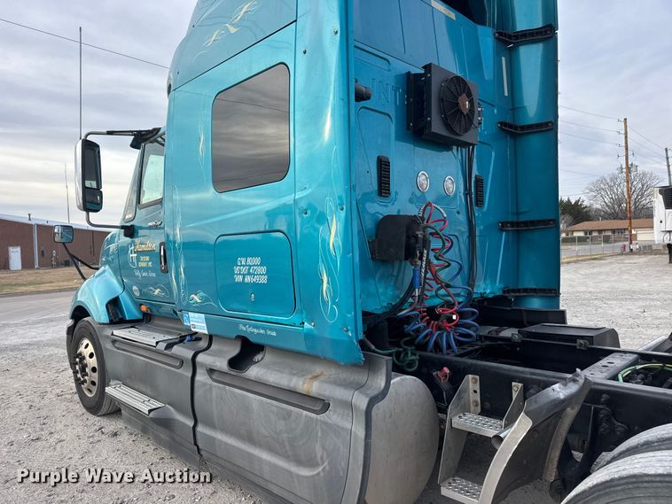 image for item ET4058 2017 International ProStar Plus semi truck