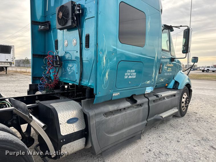 image for item ET4058 2017 International ProStar Plus semi truck