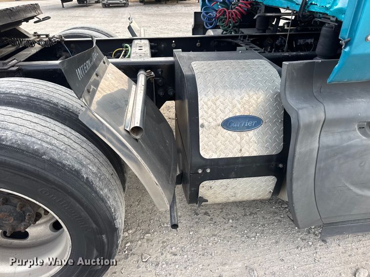 image for item ET4058 2017 International ProStar Plus semi truck