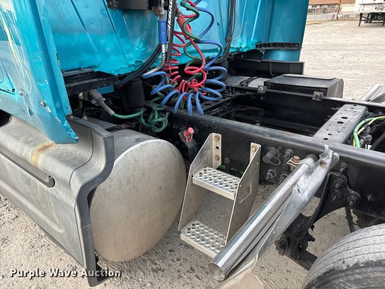 image for item ET4058 2017 International ProStar Plus semi truck