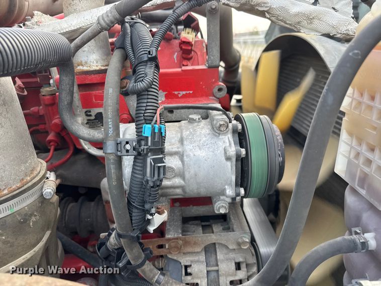 image for item ET4058 2017 International ProStar Plus semi truck