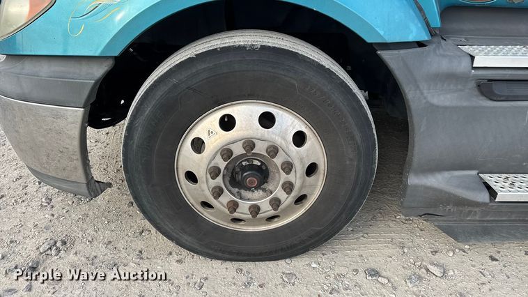 image for item ET4058 2017 International ProStar Plus semi truck