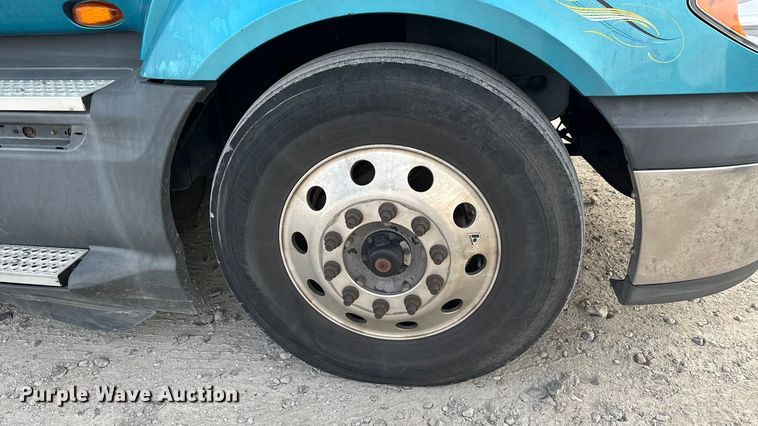 image for item ET4058 2017 International ProStar Plus semi truck