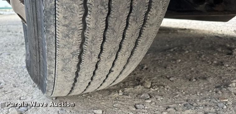 image for item ET4058 2017 International ProStar Plus semi truck