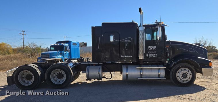 image for item ET5252 1994 International 9400 semi truck