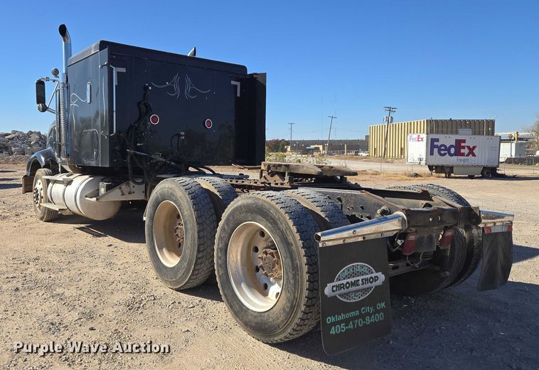 image for item ET5252 1994 International 9400 semi truck