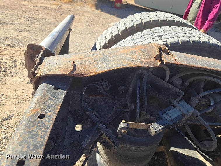 image for item ET5252 1994 International 9400 semi truck