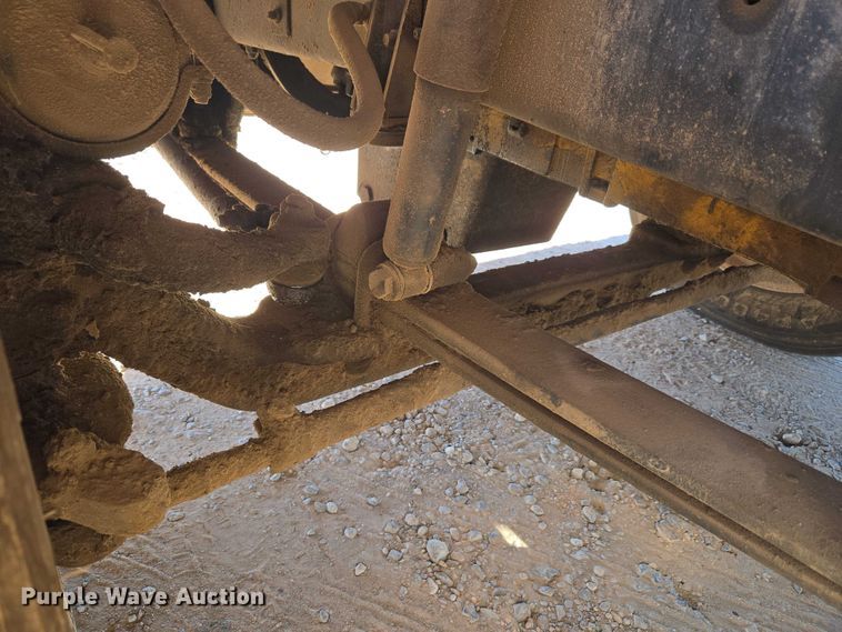 image for item ET5252 1994 International 9400 semi truck