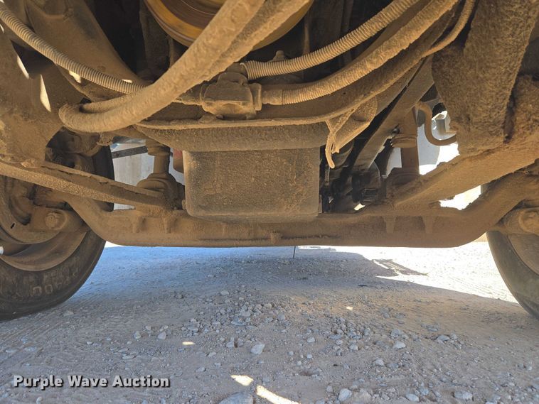 image for item ET5252 1994 International 9400 semi truck