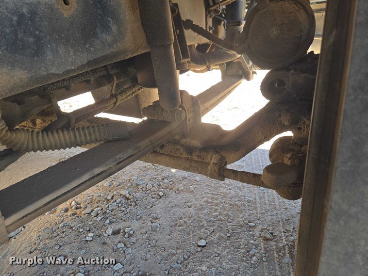 image for item ET5252 1994 International 9400 semi truck