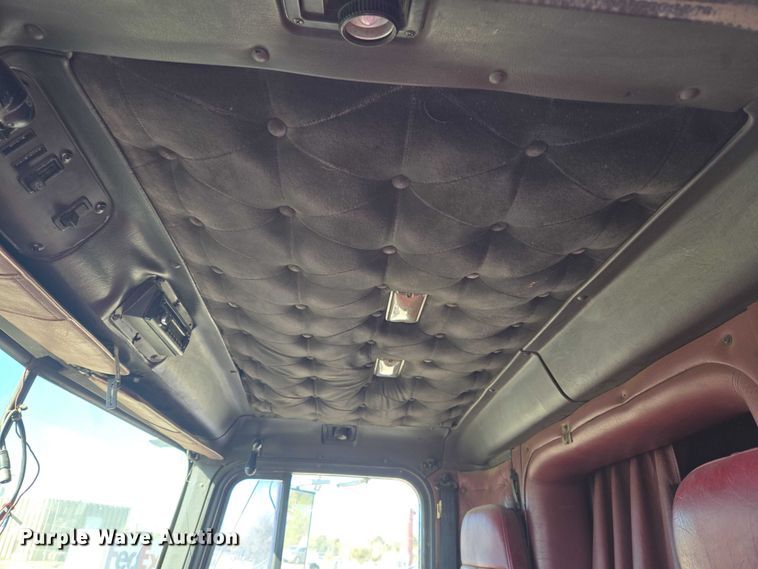 image for item ET5252 1994 International 9400 semi truck