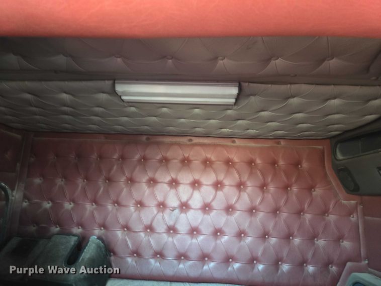 image for item ET5252 1994 International 9400 semi truck