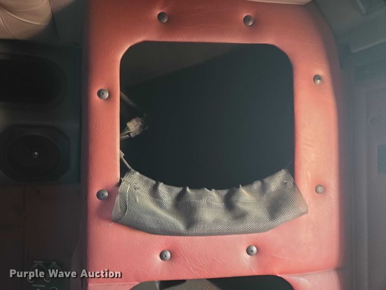 image for item ET5252 1994 International 9400 semi truck