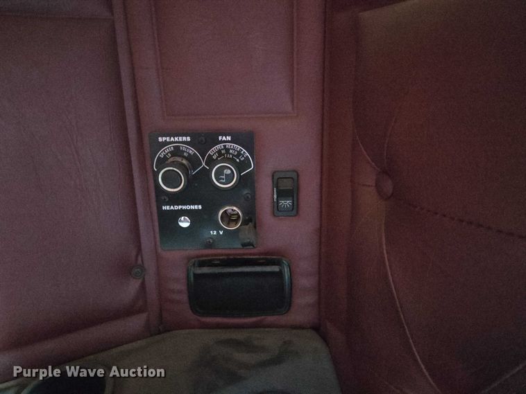 image for item ET5252 1994 International 9400 semi truck