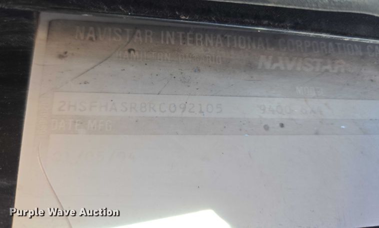 image for item ET5252 1994 International 9400 semi truck