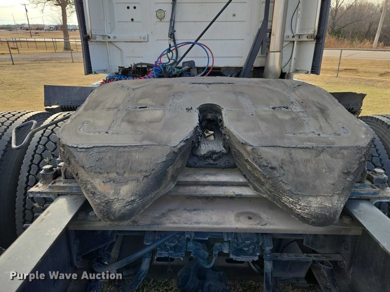 image for item ET5355 2012 Volvo Truck VNL semi truck