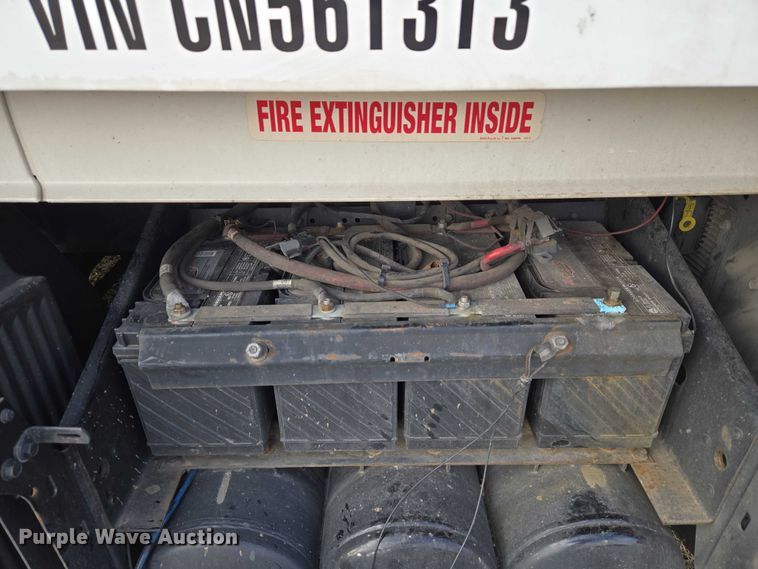 image for item ET5355 2012 Volvo Truck VNL semi truck