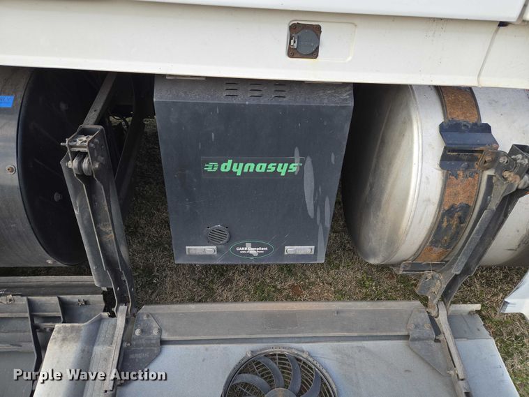 image for item ET5355 2012 Volvo Truck VNL semi truck