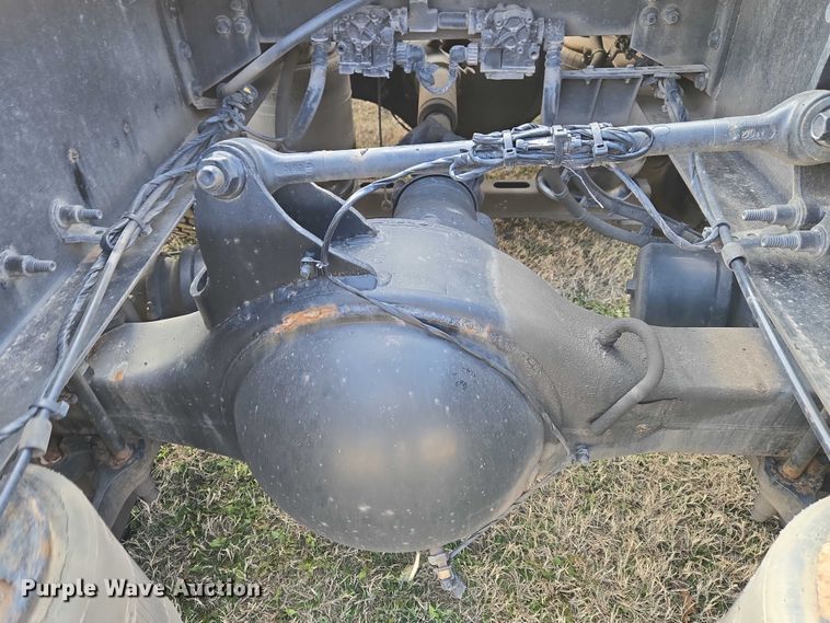 image for item ET5355 2012 Volvo Truck VNL semi truck