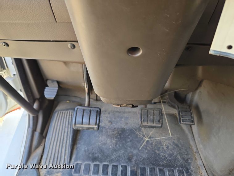 image for item ET5355 2012 Volvo Truck VNL semi truck