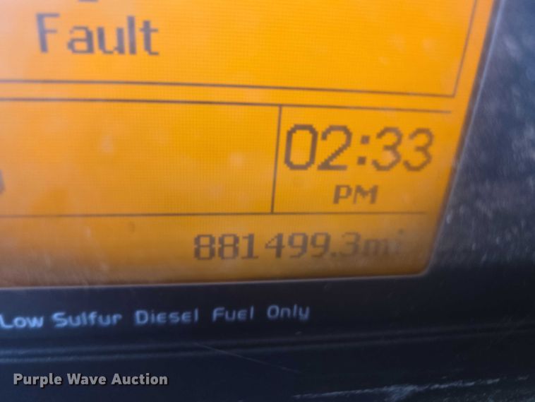 image for item ET5355 2012 Volvo Truck VNL semi truck