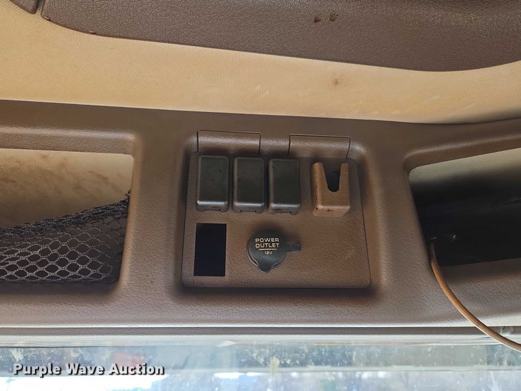 image for item ET5355 2012 Volvo Truck VNL semi truck