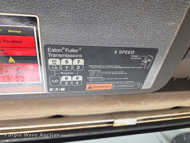 image for item ET5355 2012 Volvo Truck VNL semi truck