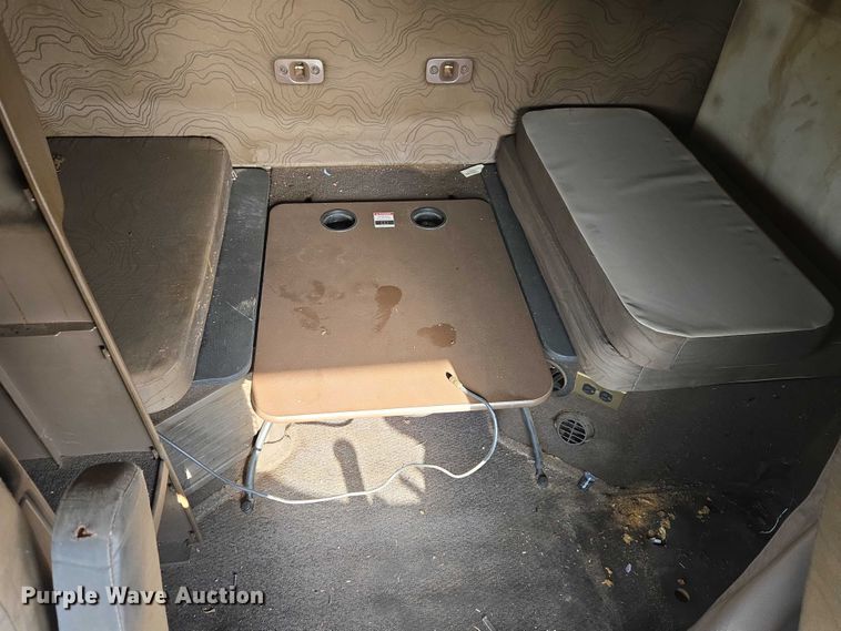 image for item ET5355 2012 Volvo Truck VNL semi truck