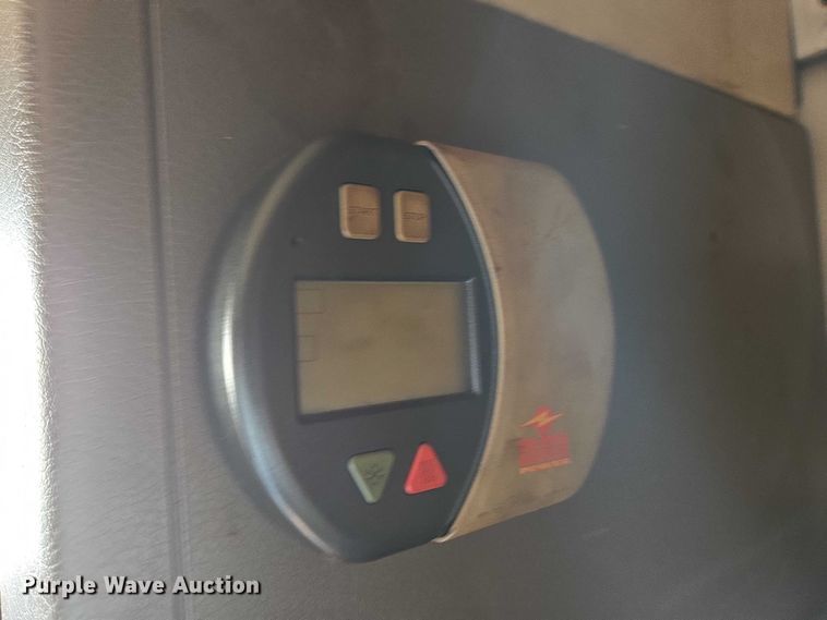 image for item ET5355 2012 Volvo Truck VNL semi truck