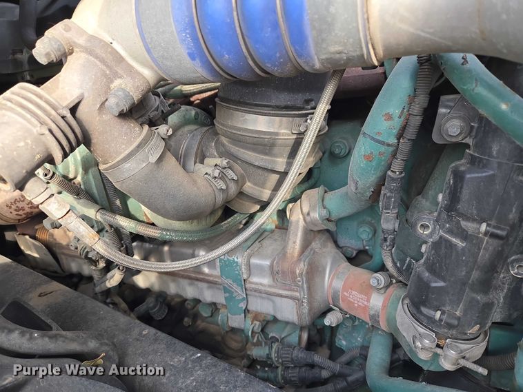 image for item ET5355 2012 Volvo Truck VNL semi truck