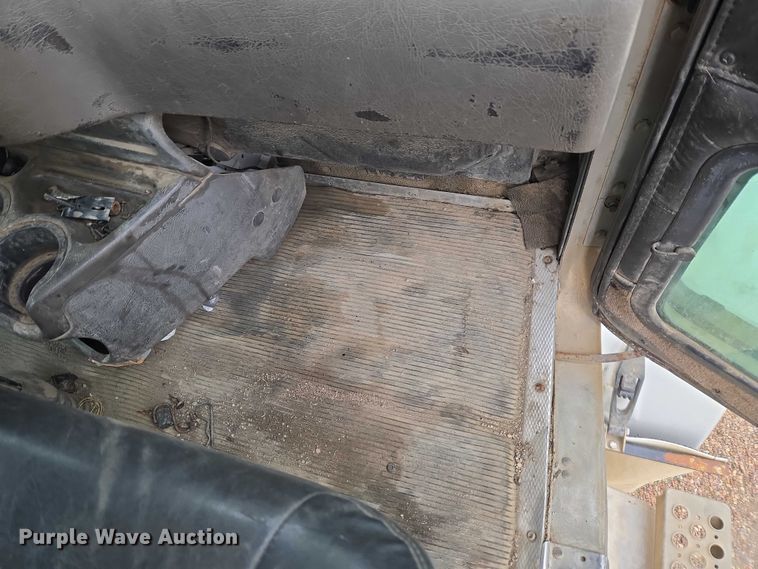 image for item ET5361 2005 Kenworth T800 semi truck