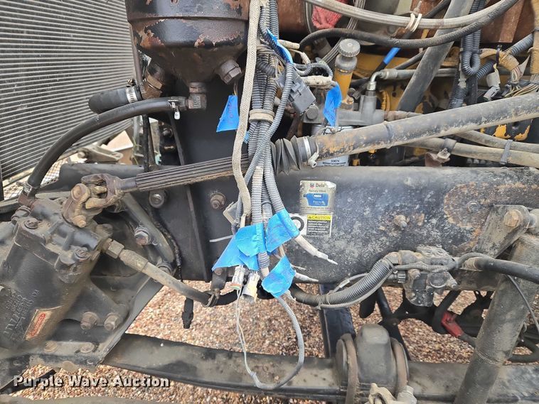 image for item ET5361 2005 Kenworth T800 semi truck