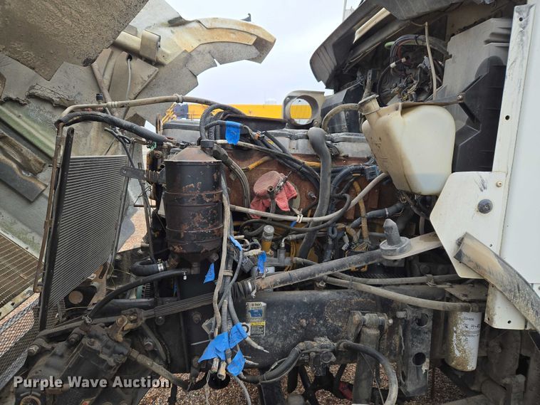 image for item ET5361 2005 Kenworth T800 semi truck