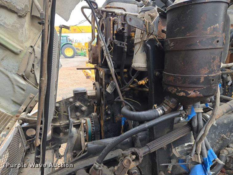 image for item ET5361 2005 Kenworth T800 semi truck