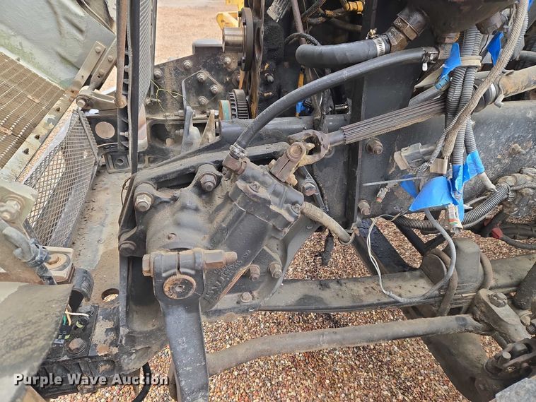 image for item ET5361 2005 Kenworth T800 semi truck