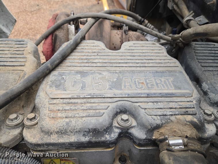 image for item ET5361 2005 Kenworth T800 semi truck