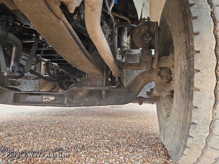 image for item ET5361 2005 Kenworth T800 semi truck